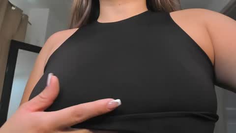 Snapshot of taylor_smith1_ chatting on 31, 12, 2024 Taylor online show from 31, 12, 2024