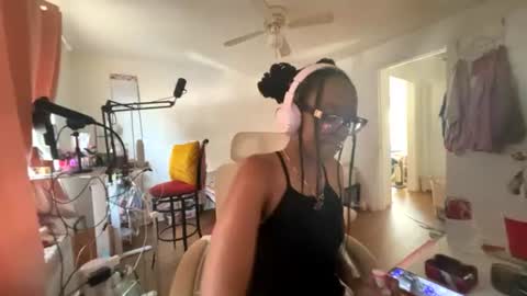 Snapshot of taylorsosweets chatting on 3, 8, 2026 Taylor online show from 3, 8, 2026