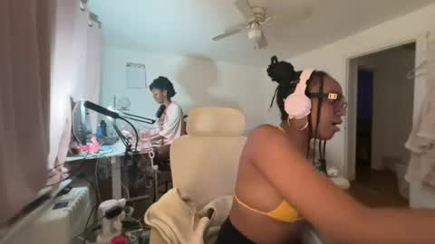 Snapshot of taylorsosweets chatting on 7, 8, 2026 Taylor online show from 7, 8, 2026