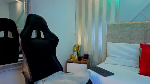 Snapshot of tayra_pradit chatting on 4, 8, 2026 tayra online show from 4, 8, 2026