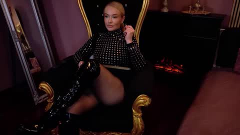teasingjulianna online show from 8, 5, 2026