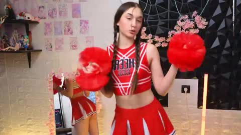 Alice and Cassie online show from 19, 4, 2026