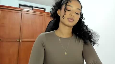 Snapshot of teles10 chatting on 25, 2, 2025 Teles2023 online show from 25, 2, 2025