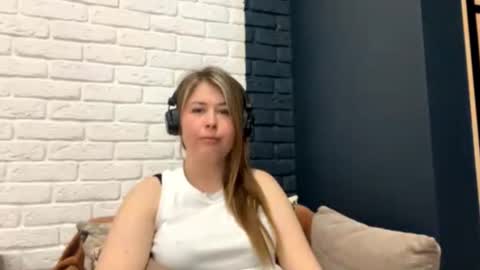 Snapshot of templeholberg chatting on 23, 3, 2026 Lana online show from 23, 3, 2026