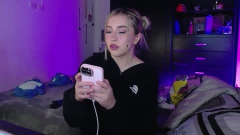 Snapshot of temptationsweet__ chatting on 16, 3, 2026 Sara online show from 16, 3, 2026