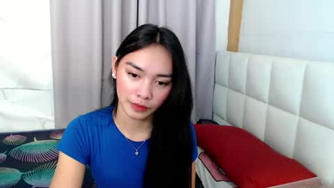 Snapshot of temptmebabyx chatting on 12, 6, 2026 YOGIRL MAXINE online show from 12, 6, 2026
