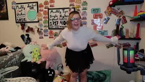 Pixie and Tentacle Overlord online show from 16, 1, 2026