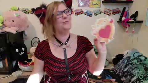 Pixie and Tentacle Overlord online show from 2, 2, 2026