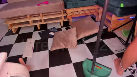 teresa  help me reach 100 like online show from 19, 2, 2025