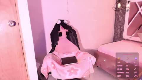 Terra Elowen online show from 14, 10, 2025