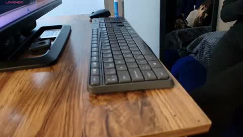 Terra Elowen online show from 4, 12, 2025