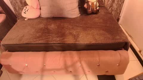 Terra Elowen online show from 19, 12, 2025