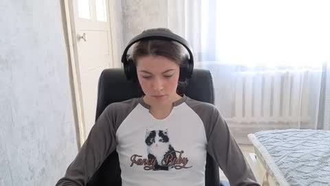 Anny Simpson online show from 8, 10, 2025