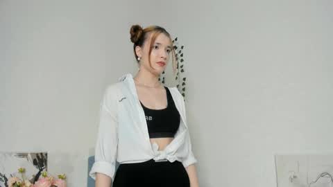 Caroline online show from 6, 5, 2026
