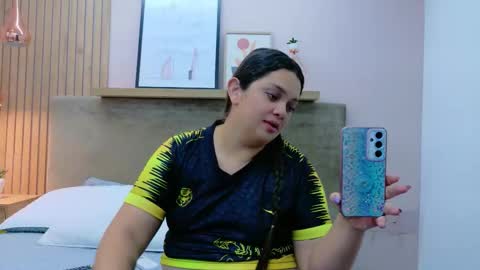 tessa stones online show from 22, 3, 2026