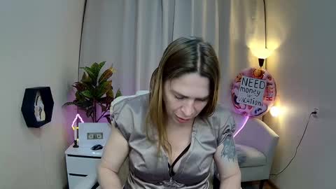Snapshot of tessadaybreak chatting on 22, 5, 2026 tessadaybreak online show from 22, 5, 2026