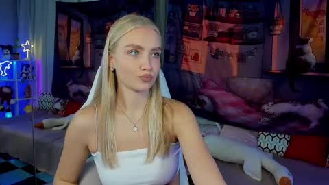 Snapshot of tessahamilton chatting on 31, 10, 2025 TessaHamilton online show from 31, 10, 2025