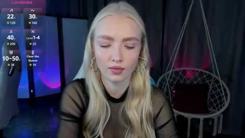 Snapshot of tessahamilton chatting on 30, 11, 2025 TessaHamilton online show from 30, 11, 2025