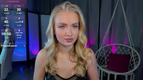 Snapshot of tessahamilton chatting on 14, 12, 2025 TessaHamilton online show from 14, 12, 2025