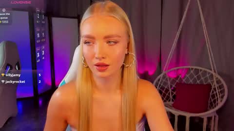 Snapshot of tessahamilton chatting on 20, 12, 2025 TessaHamilton online show from 20, 12, 2025