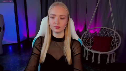 Snapshot of tessahamilton chatting on 21, 12, 2025 TessaHamilton online show from 21, 12, 2025