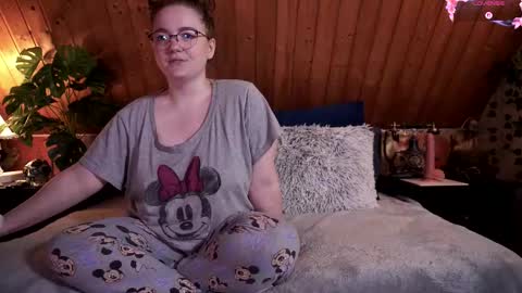 Snapshot of tessawinter chatting on 6, 11, 2025 Tessa online show from 6, 11, 2025