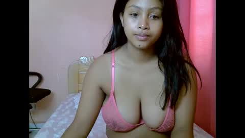 Snapshot of tessmia chatting on 4, 2, 2026 tessmia online show from 4, 2, 2026