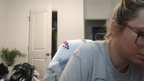 Snapshot of texas_blonde chatting on 6, 10, 2025 Daphne Summers online show from 6, 10, 2025