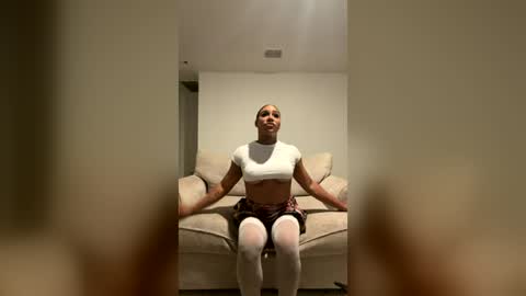 SELENE SANTOS online show from 22, 7, 2026