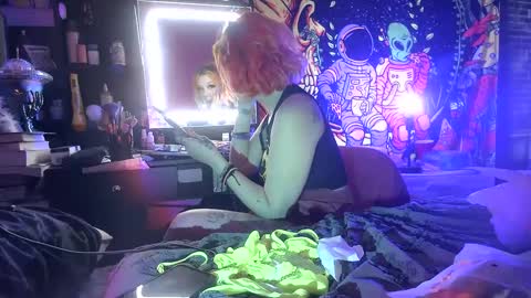 Snapshot of texaspregogrllll chatting on 10, 9, 2025 TEXASGIRLLLL online show from 10, 9, 2025