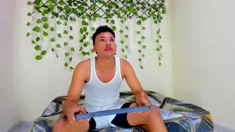 teylor_hot_21cm online show from 12, 4, 2026