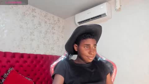 Snapshot of teylor_lovee chatting on 2, 2, 2026 teylor_lovee online show from 2, 2, 2026