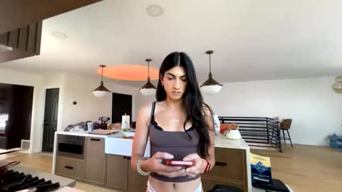 babygirlmami online show from 29, 4, 2026