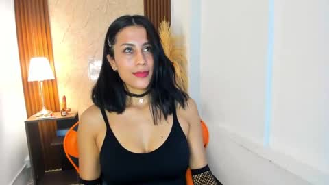 Snapshot of thais_kim chatting on 19, 9, 2025 Sweet Thais online show from 19, 9, 2025