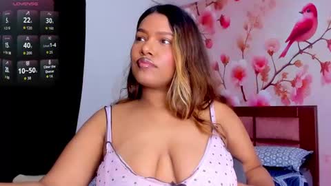 Snapshot of thais_waldrof chatting on 28, 6, 2026 Andreina online show from 28, 6, 2026