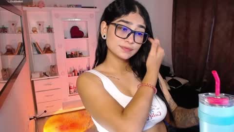 Snapshot of thalia_066 chatting on 15, 9, 2025 thalia online show from 15, 9, 2025