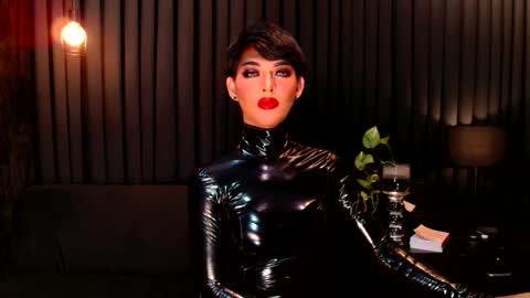 Thalia Saint online show from 7, 1, 2025