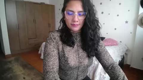    online show from 17, 10, 2025