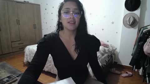    online show from 26, 10, 2025