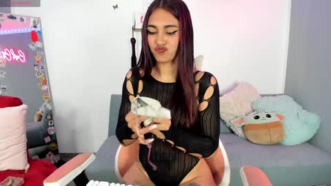 thamara_cooper_ online show from 27, 1, 2025