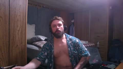 Snapshot of the4stringmotha chatting on 14, 9, 2025 BiggerINalaska online show from 14, 9, 2025