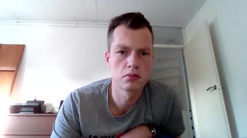 Snapshot of the___rocky200 chatting on 17, 11, 2025 Dennis online show from 17, 11, 2025