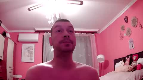 the_bee16 online show from 8, 6, 2026