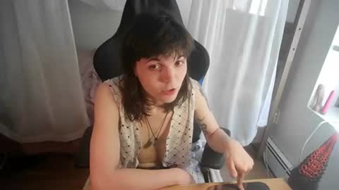 Snapshot of the_dough_nut chatting on 4, 7, 2026 The Dough-Nut online show from 4, 7, 2026