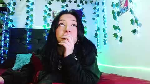 Snapshot of the_lesbian_game chatting on 7, 1, 2025 the_lesbian_game online show from 7, 1, 2025