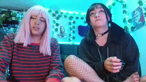 Snapshot of the_lesbian_game chatting on 24, 1, 2025 the_lesbian_game online show from 24, 1, 2025