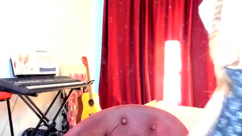 Ally    STREAMING ON TWITCH NOW Check my Twitter for updates online show from 12, 2, 2025