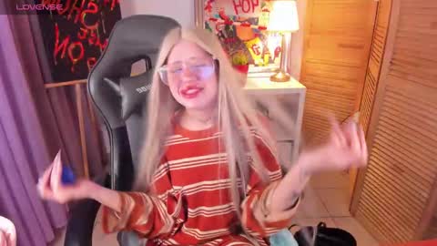 Snapshot of theangelykitty chatting on 30, 1, 2025 theangelykitty online show from 30, 1, 2025