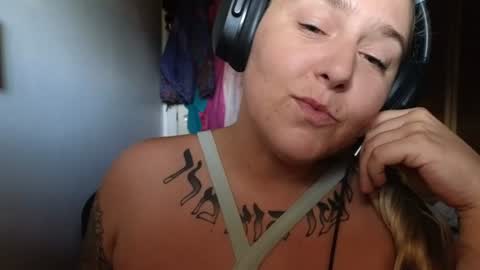 theauroramae -  online show from 13, 6, 2026