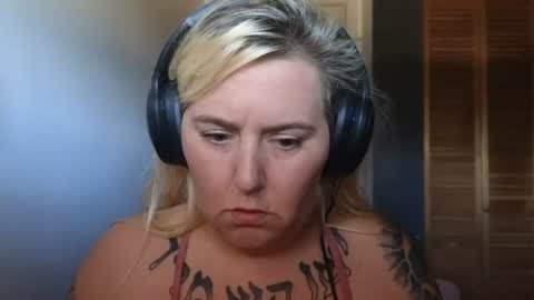 theauroramae -  online show from 14, 6, 2026